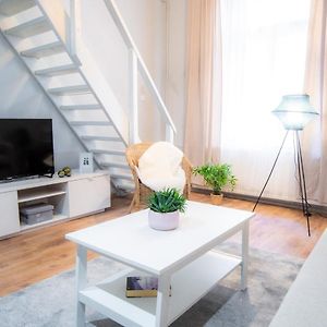 Apartment In Super Location M9
